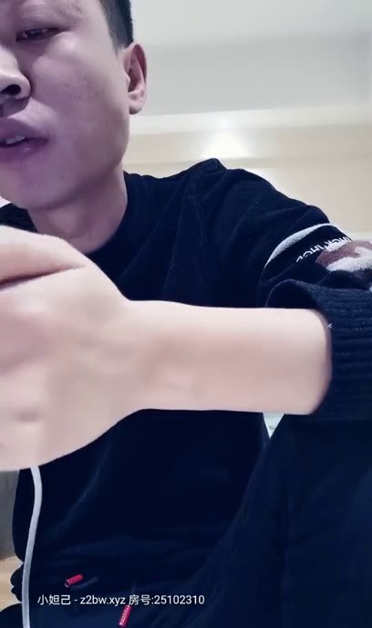 2021.1.20【黄先生之今夜硬邦邦F21B】极品00后小萝莉返场，罕见大胸美乳，AV视角展示啪啪，舔穴狂魔肆意享用