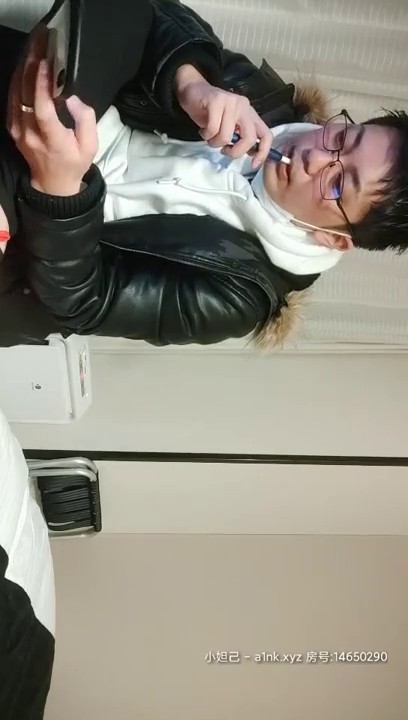 2021.2.11，海外嫖妓精品系列，【东京男优探花】酒店偷拍上门服务小姐姐，貌美肤白，一对好乳又白又大，跳蛋挑逗淫水汪汪激烈暴插，高清源码录制