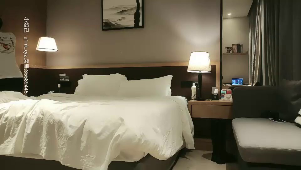 情感主博李寻欢高颜值细腿妹子换上包臀裙精彩啪啪，调情互摸骑坐上下套弄站立后入多种姿势换着操