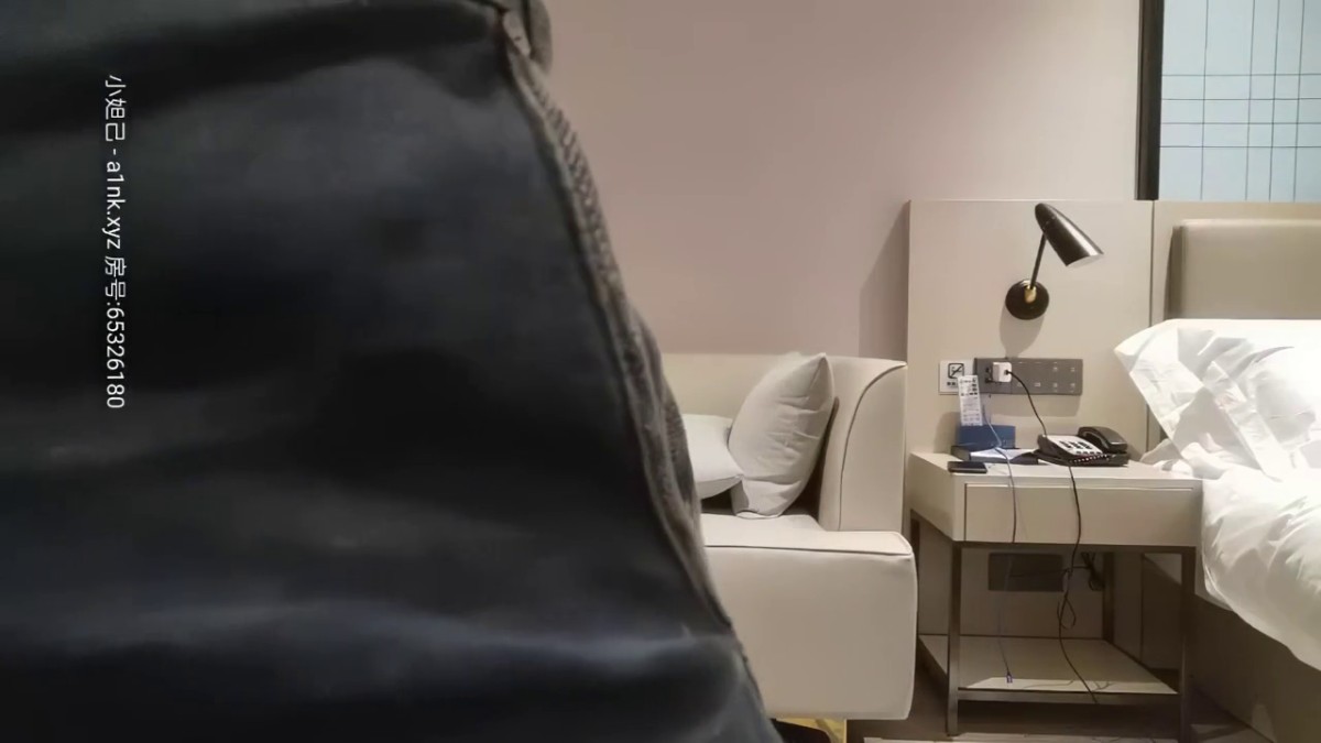 【AI高清2K修复】666小祁探花性感黑丝网红脸外围妹子啪啪，坐在身上舌吻摸奶调情舔逼上位骑坐猛操