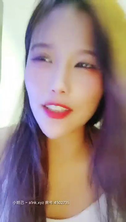 萝莉酱叭颜值不错骚骚妹子和炮友酒店激情啪啪，黑白棉袜特写抽插后入抬腿侧入大力猛操