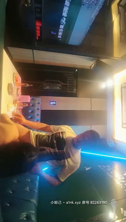 【AI高清2K修复】2021.4.11，【渣男一号探花】周末约的成都大学生，极品00后大胸粉嫩，KTV里伴着歌声水乳交合激情四射