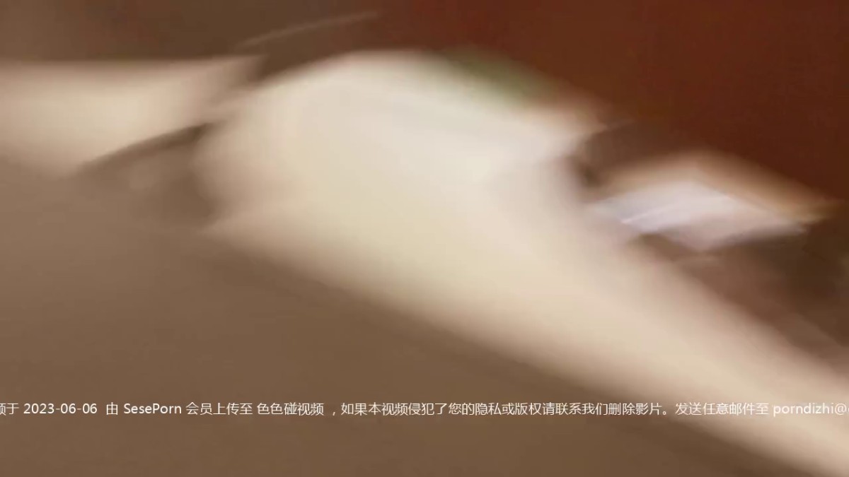 上班摸鱼潜入办公室隔板女厕360度全景偷拍女同事迷人的私处4K高清无水印