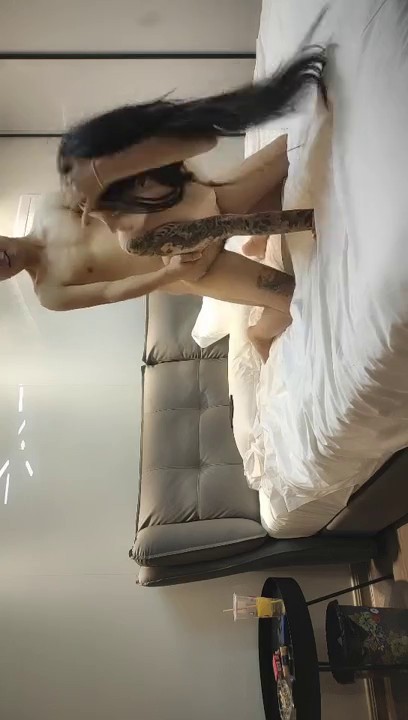 2021-9-17 天天去探花花臂纹身顶级外围美女 ，继续第二炮口交插嘴 ，上位骑乘正入抽插 ，扶着屁股后入猛操