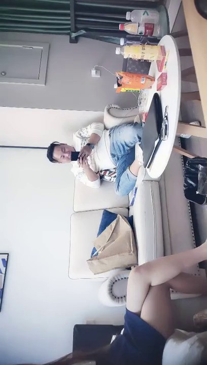 2021.9.18，【典韦寻花】，大圈外围场，甜心教主女神来袭，肤白貌美，情趣装，大神舔穴不含糊，舌吻口交啪啪