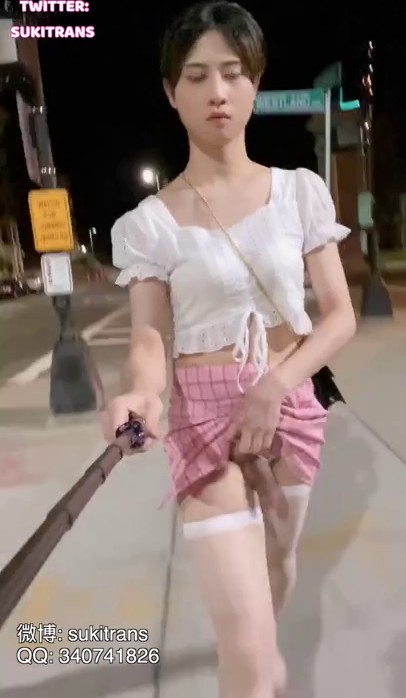 【国庆礼物】行走的江湖TSCD小薰，粉色妖姬街射，溜达在铺面，打飞机，射得超爽！