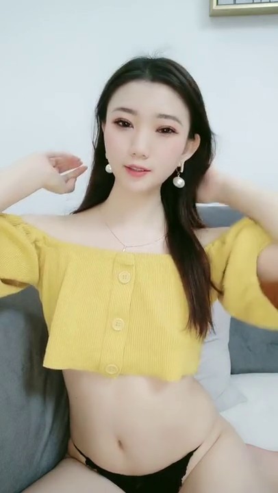 温柔少妇 小魔女 ，举止言行、端庄大方，白皙肌肤，淫穴嫩奶，可以爱爱哦，先跟我聊天=热乎，这样再约比较有感觉