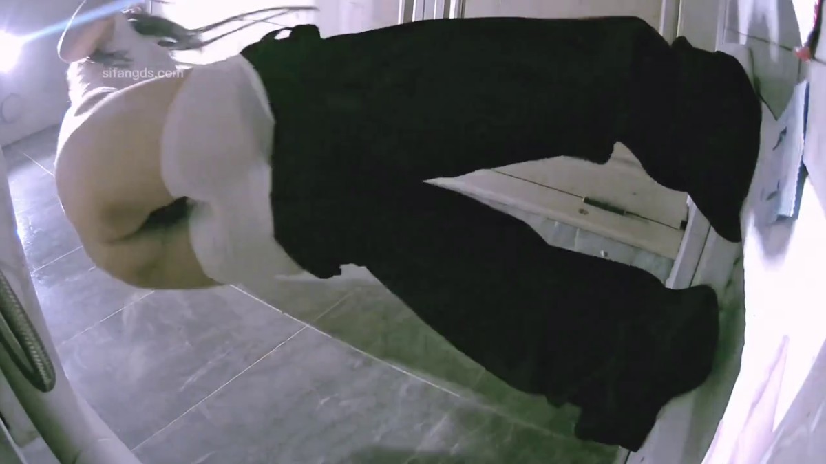 酒吧女厕全景偷拍多位高跟御姐 各种极品小黑鲍鱼