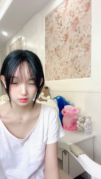 校花女神【鬼鬼啊】 纤细小蛮腰全裸跳舞道具自慰疯狂抽插冒白浆空前尺度全裸跳舞疯狂抽插冒白浆3