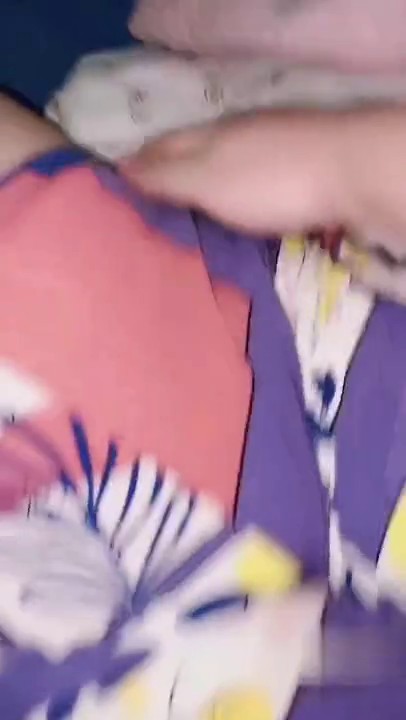 【乱伦史上封神之作 我和妈妈】真实乱伦 爸在客厅玩王者入迷 我在妈骚穴里灌满精液 超刺激 过程对白 高清720P原版