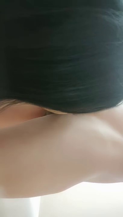 浪利战神网约极品大长腿外围女，坐在身上揉捏奶子 ，超近距离视角口交 ，情趣装开档丝袜，正入抽插猛操1080P高清