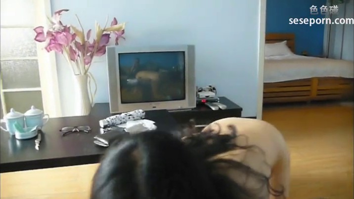 少妇欠债没钱还,被迫成为债主的女狗抵债