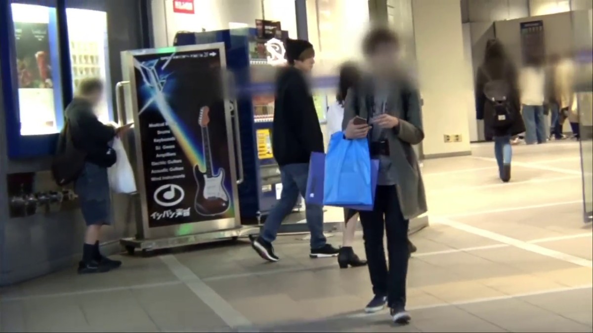 漫画组可爱女大生