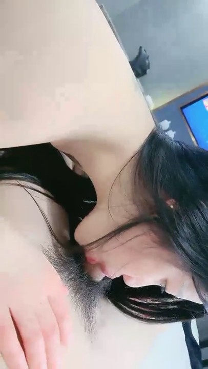 【女神女神】骚姿满满~深喉~超赞的大秀直播 和尚看了也要射！3V1