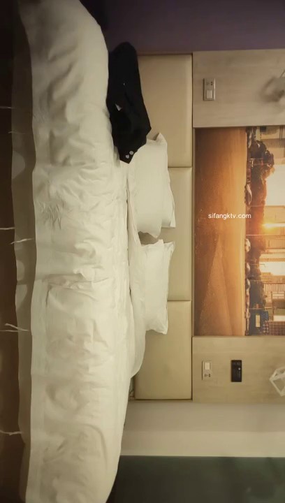 新鲜出炉 【哥只是个传说】一夜二女绝对高端~扯黑丝狂干~暴力输出干得妹妹嗷嗷叫~受不了啦