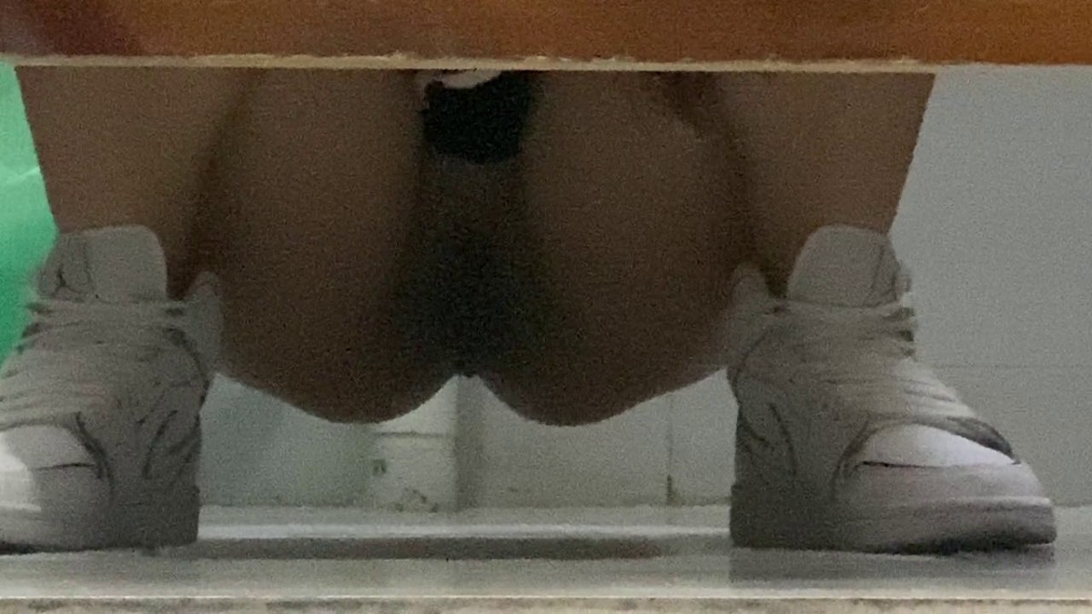 厕拍大神潜入某景区公共女厕所一固定机位一移动机位双点实拍好多青春靓丽的气质小姐姐方便原档2K无水4