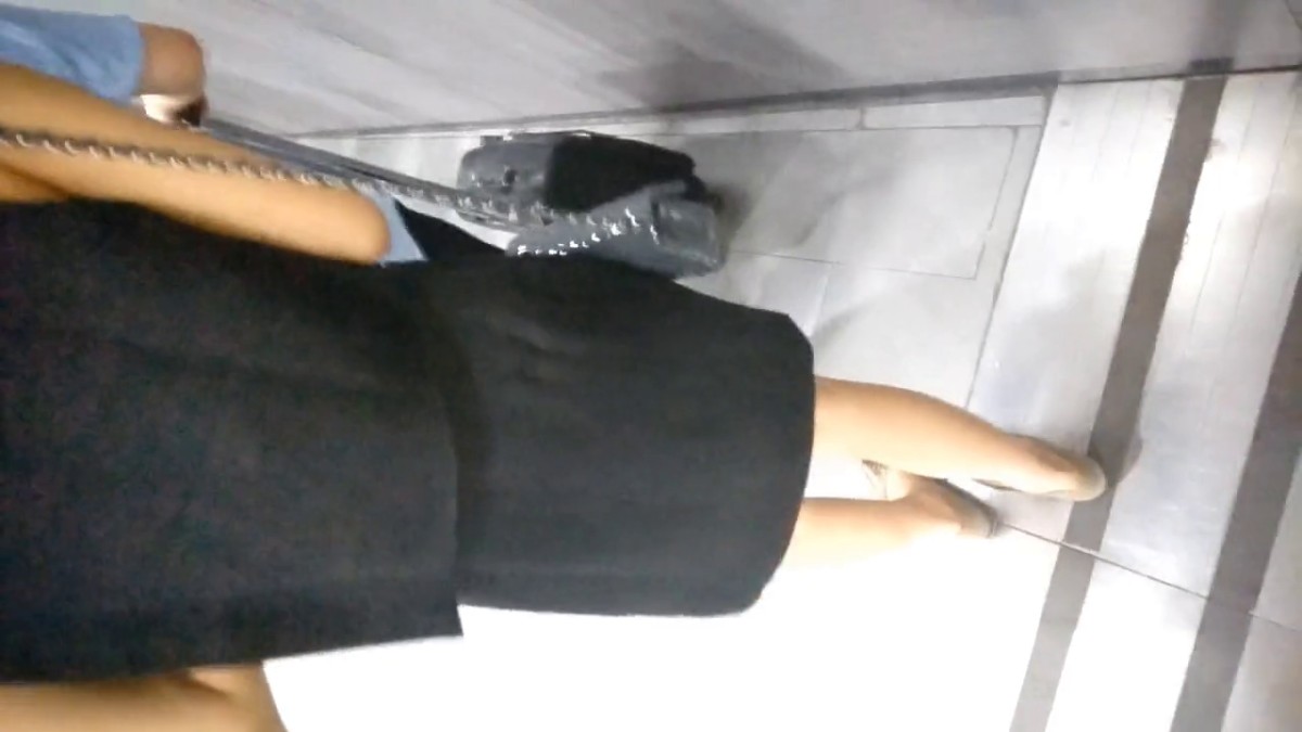 魔手CD熟人篇3！极品人事小妹一字马 爱穿短裙JK 如此经典岂能放过 小妹年纪不大 居然各式丁字裤 高清1080P版1