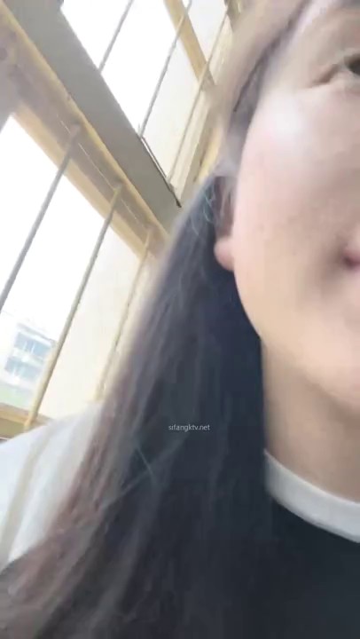 真实露脸学生妹】，土豪重金定制，高颜校花级美女【大二学妹】福利，教室课堂上露奶，宿舍露出自慰，绝品馒头逼