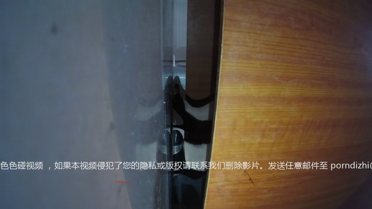 2022一月最新流出国内厕拍大神潜入 大厦写字楼女厕偷拍职业制服高跟白领小姐姐们上厕所5