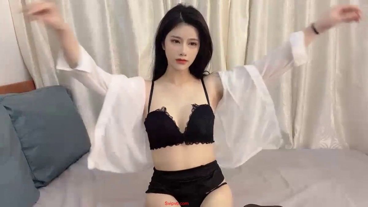 超顶颜值女神！外站华语超极品混血御姐▌艾琳▌神仙姿色全裸精油无毛美鲍 淫荡属性爆表 自慰淫叫高潮迭起妙啊