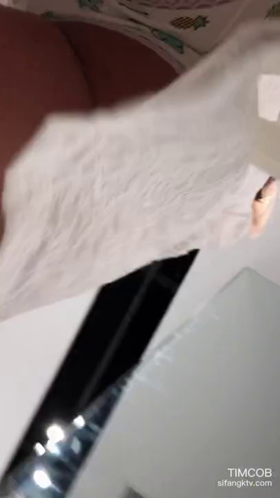 《硬核 精品》大神4K极限抄底小清新篇地铁商场小姐姐裙下春光亮点多多跟拍好久的黑丝JK透明内裤妹子时差点翻车1