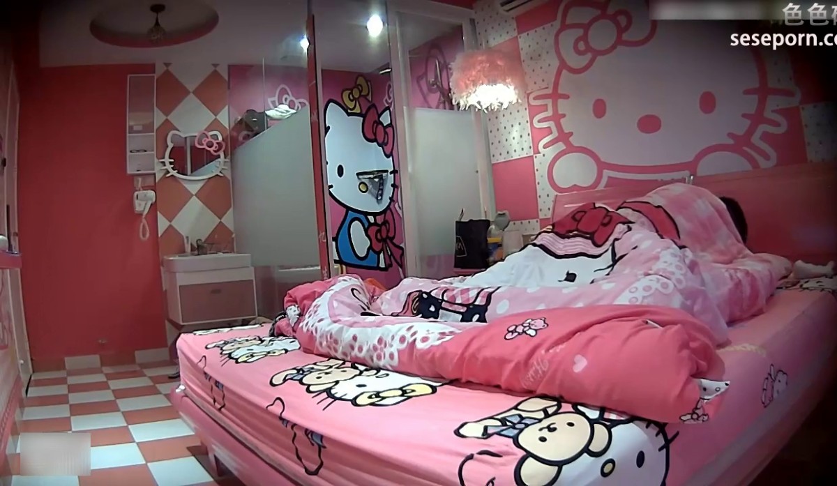 气质漂亮的180CM短裤大长腿美女性欲太旺盛进酒店房间就诱惑男友啪啪,连续操了3次,外表斯文毛毛却又黑又旺!