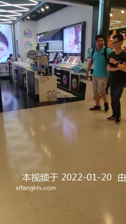 某站VIP资源CD大神游走机场地铁商场专挑漂亮有气质穿裙子美女下手各种蕾丝T裤超性感8