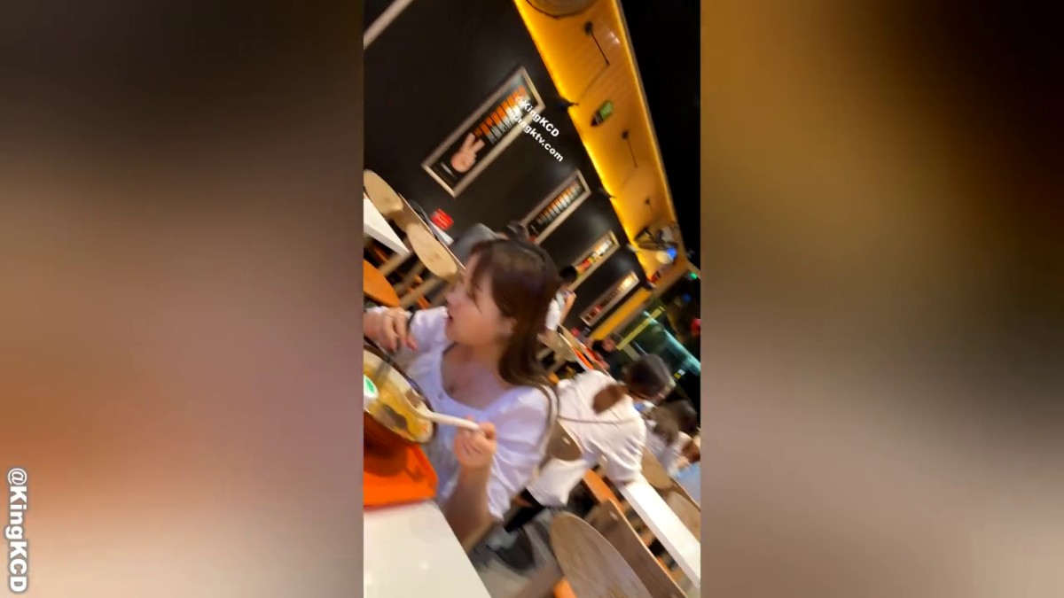 《精品 福利》街头CD达人冒风险商场地铁4K极限裙底偸拍各种美女靓妹的丁裤可爱裤气质美女可能看见心仪帅哥流水内裤湿了