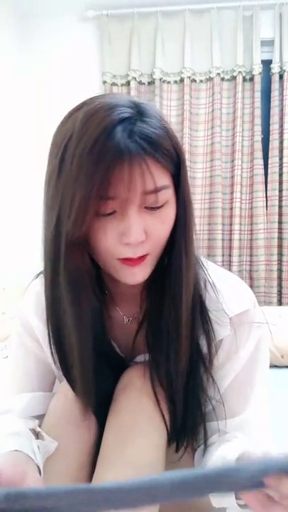 【沫苒】极品美少妇，收费房啪啪+道具自慰~最爱牛仔裤4