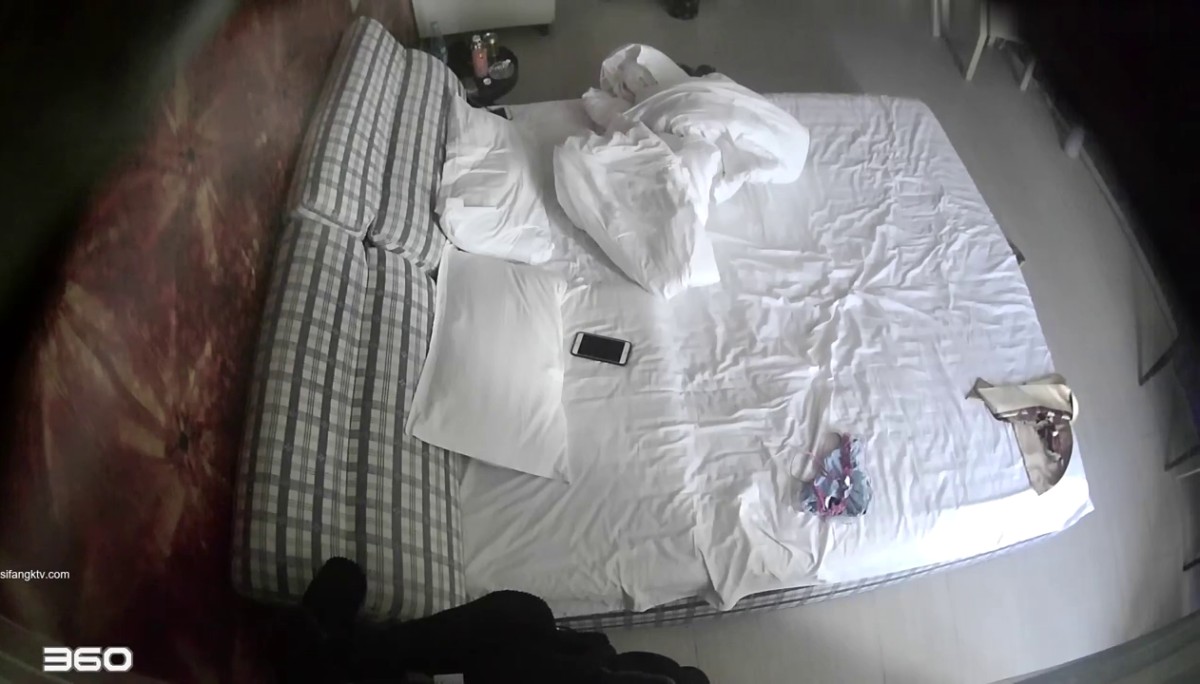 未流出过绝版360摄像头偷拍格子沙发床连续几天偷拍到多对年轻情侣啪啪苗条美女被长屌男干到叫受不了