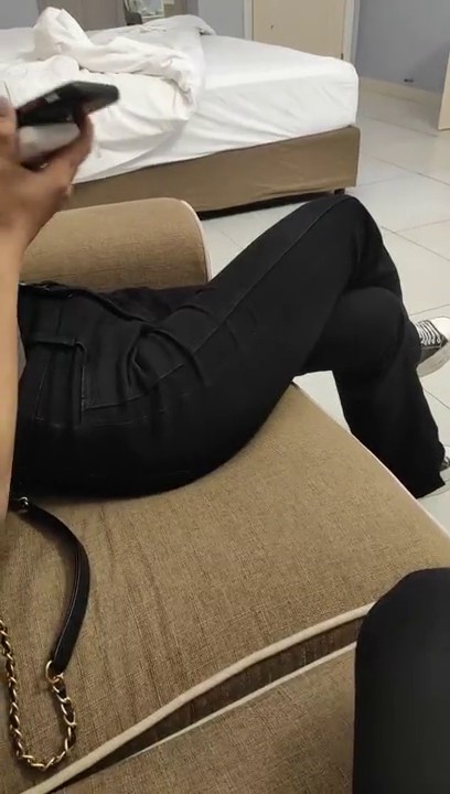 【無水印原版--新片速遞】2022.3.29，【爱情故事】良家颜值巅峰，28岁白领丽人，一桌啤酒喝完，激情开战1