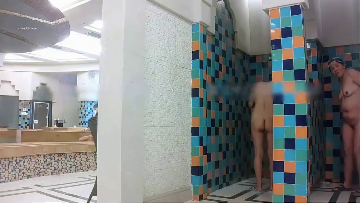 3月最新坑闺蜜系列第10季 稀缺国内真实偷拍spa温泉洗浴会所洗澡的各种美女