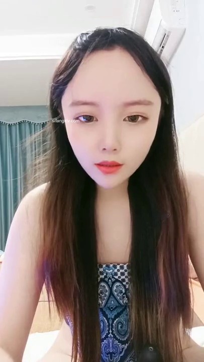 今夜离港：玩具回归，把这个东西对准阴洞 可以吸她的，清纯玉女，秒变性爱淫娃！