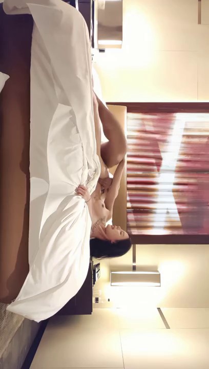 【無水印--超清新片速遞】2021.7.3，【小宝寻花】，极品清纯外围女神，胸大臀翘，肤白貌美，高抬玉腿