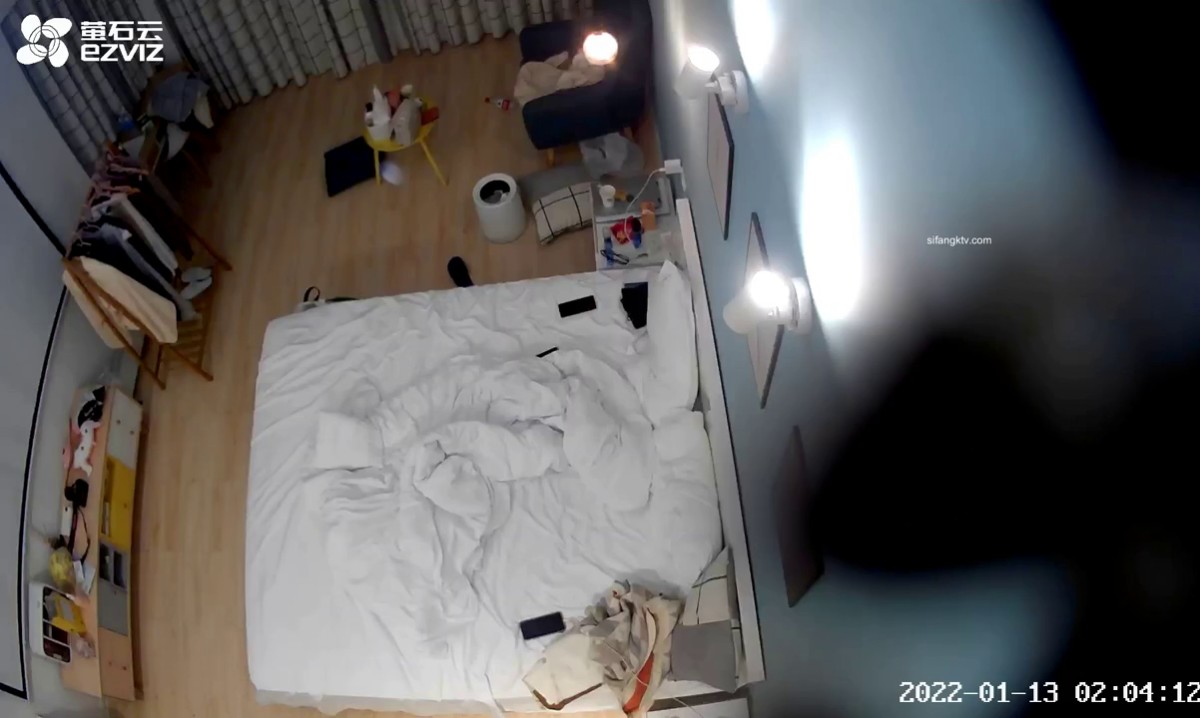 真实记录几对大学生情侣开房后的隐私生活甜言蜜语过后的激情肉体碰撞年轻人真会玩2