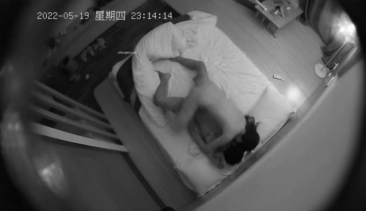 20220-5-19最新流出360酒店上帝视角偷拍骚气破浪学妹和男友花样操逼真带劲