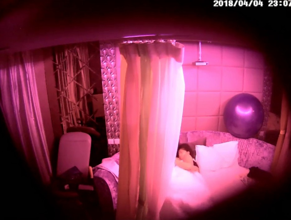 真实记录数对男女激烈造爱有情侣有偸情关系复杂一对比一对激情黑丝床3