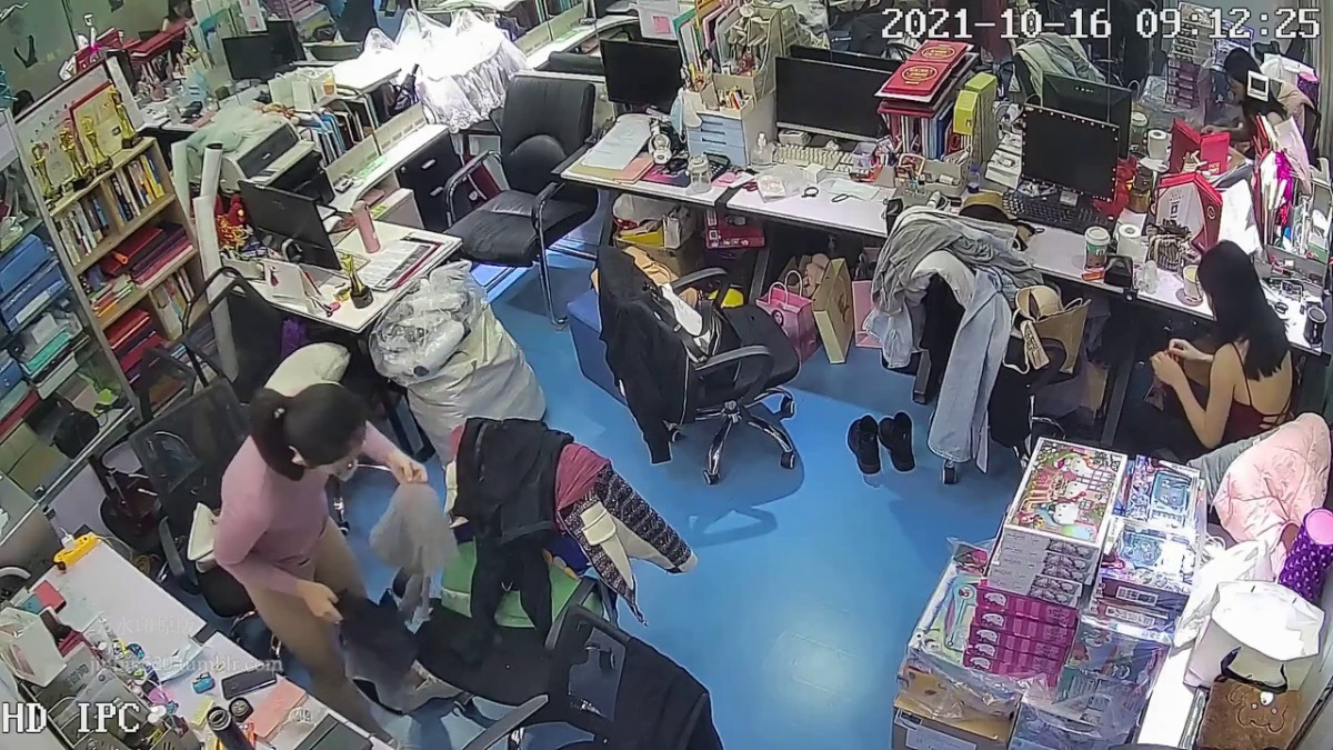 【破解摄像头】多天录三位舞蹈老师超性感换舞蹈服 奶子圆润奶头坚挺9