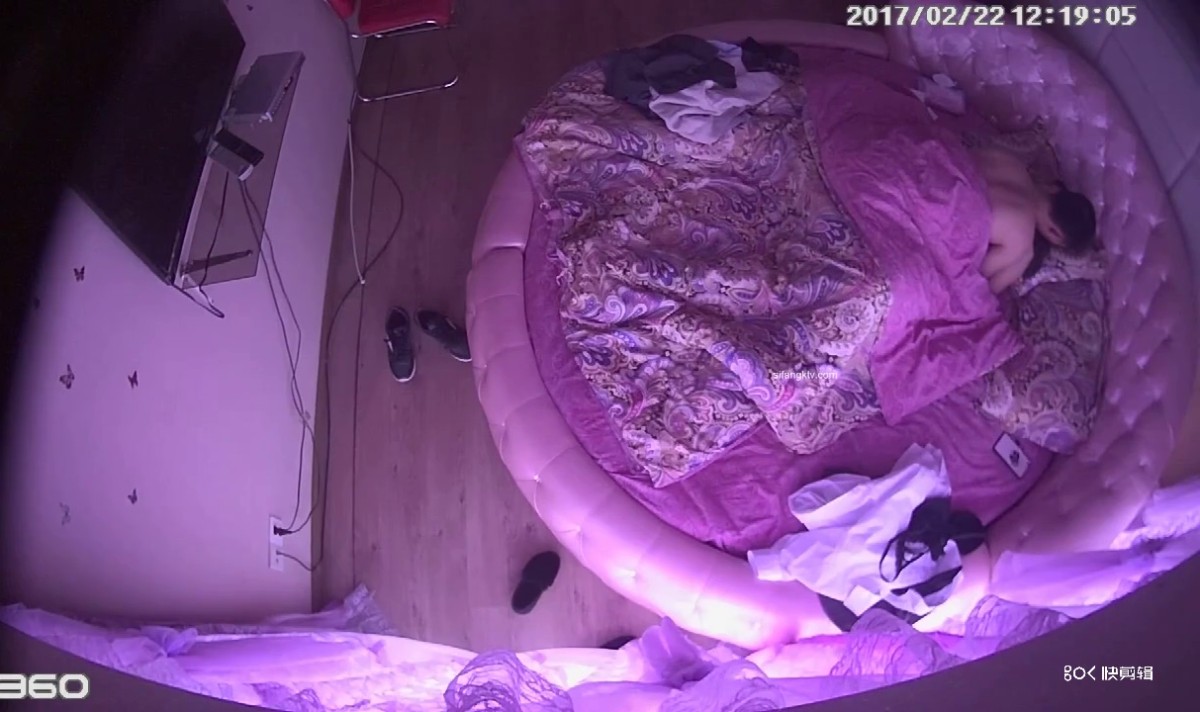 清晰正点直观俯视圆床房数对男女展现性爱魔力一对比一对激情69毒龙互舔啪啪一浪高过一浪1