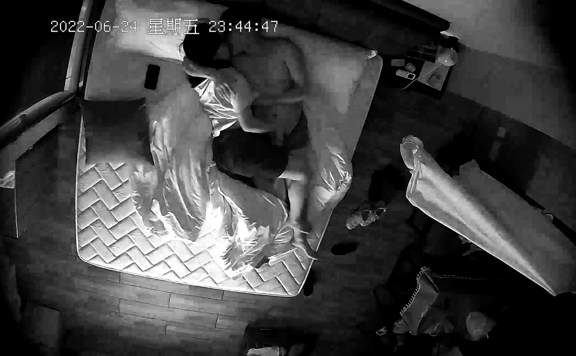 2022-6-25最新流出酒店安防摄像头偷拍会玩胖叔和包养大学生黑丝JK制服干到妹子浪叫3