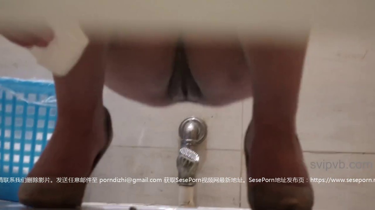 商场厕所偷拍 三位穿制服套装的部门主管 小穴保养还不错 被干黑不可避免