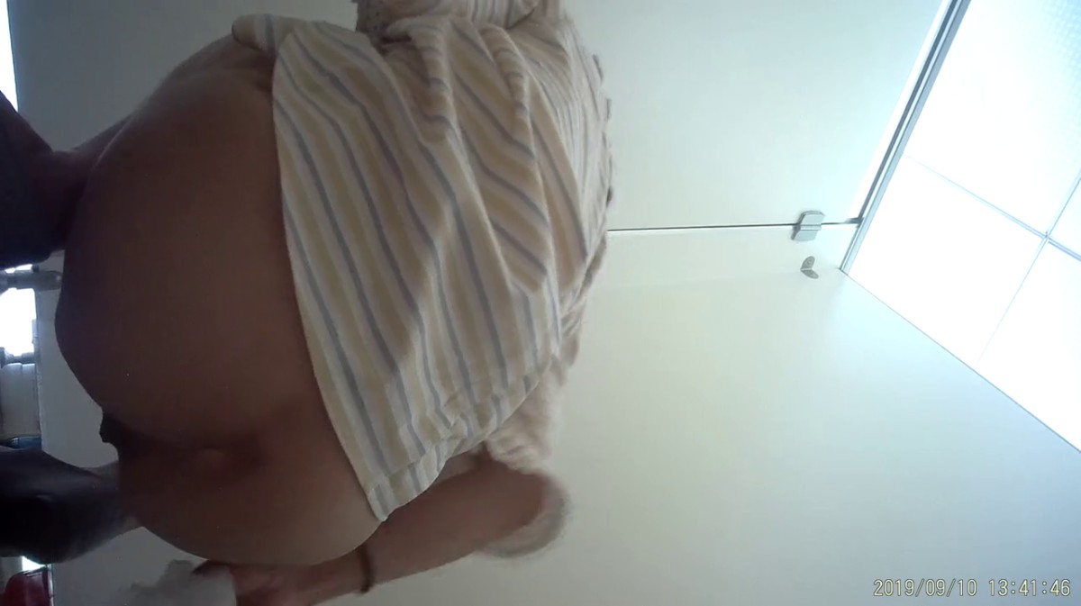 科技园蹲守 B毛不多的漂亮眼镜妹