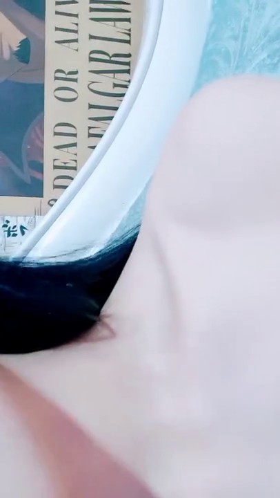 绝对好身材蜜桃臀小姐姐！粉嫩坚挺奶子！全裸床上展示，腰细美腿假屌骑坐，手指扣穴白浆四溅