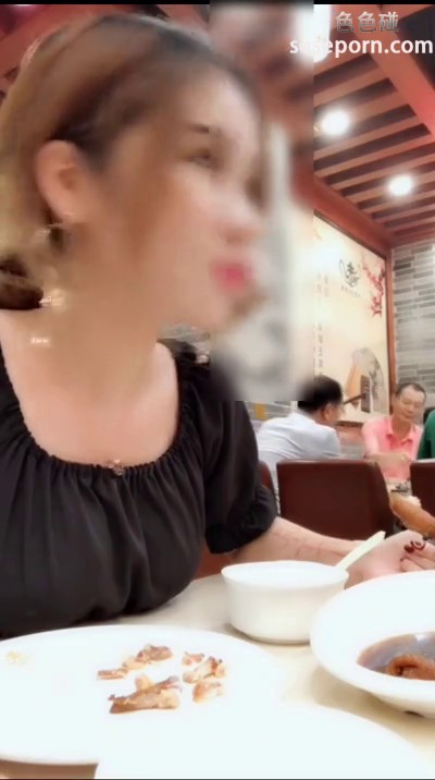 颜值女神和情人在饭店吃到一半时偷到厕所啪啪 操的妹子浪叫 用力操我 操死我!