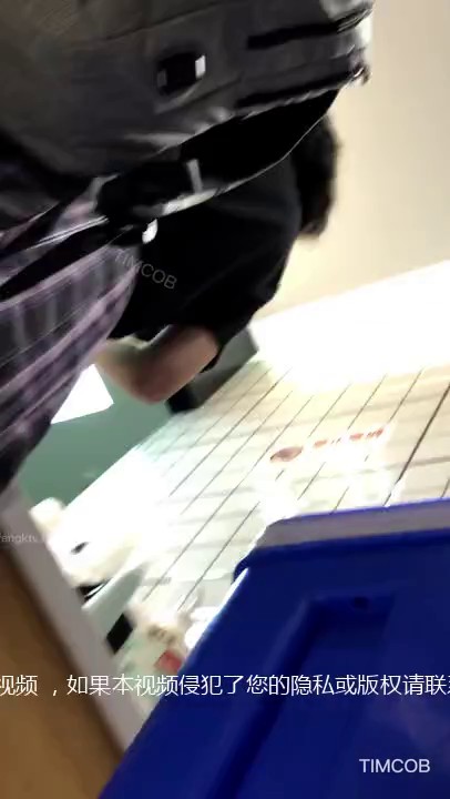 漂亮小姐姐较多的服饰店步行街4K抄底好多嫩妹亮点多多透明内丁字内尿黄内带血内骆驼齿内眼花缭乱(13)