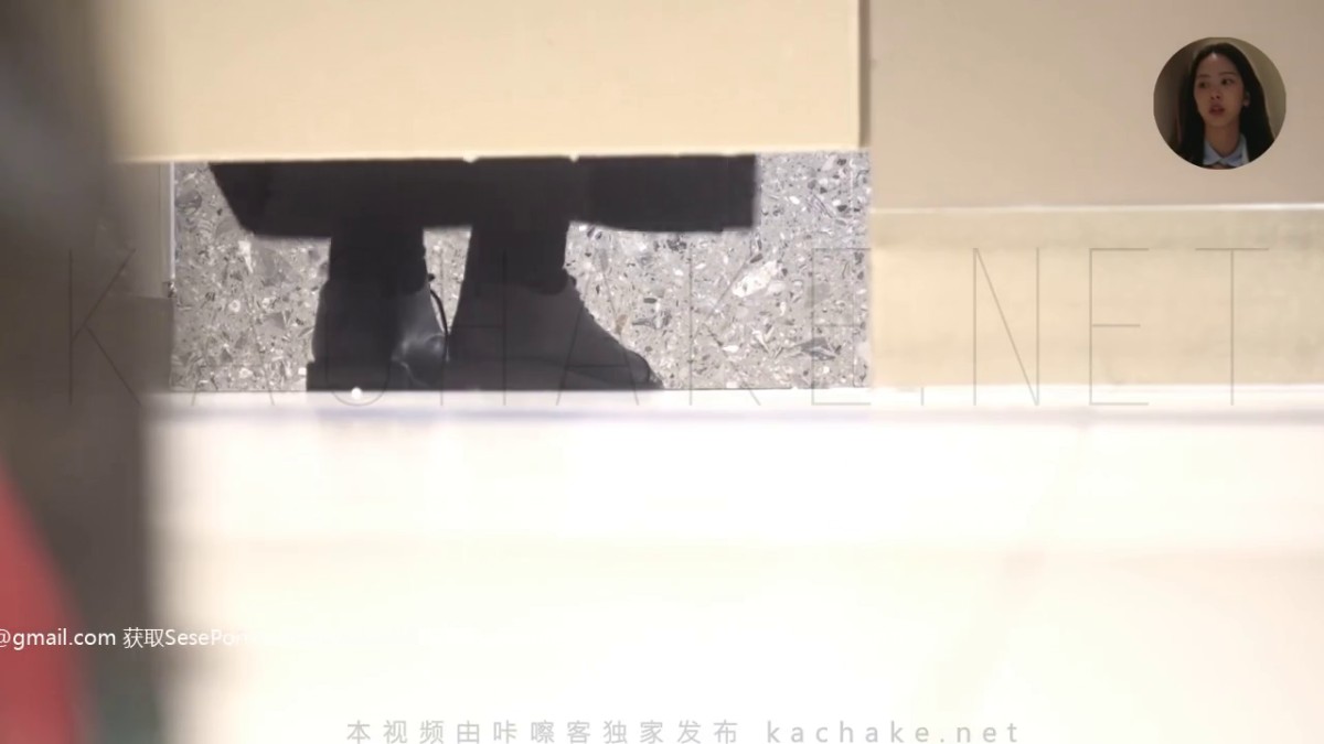 经典流出高级商场偷拍3位高颜值美女 每个嫩逼各不同3