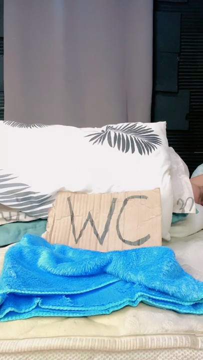 一线天骚穴水滴小仙女 激情啪啪口交舔B无套插B穴，操出白浆，爸爸，爸爸不停骚叫，用力用力