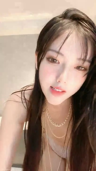 疯狂推荐 极品露脸反差婊女神【YOSHIKI】收费大胆私拍 紫薇扣穴~狂撸~全新视角全新享受5