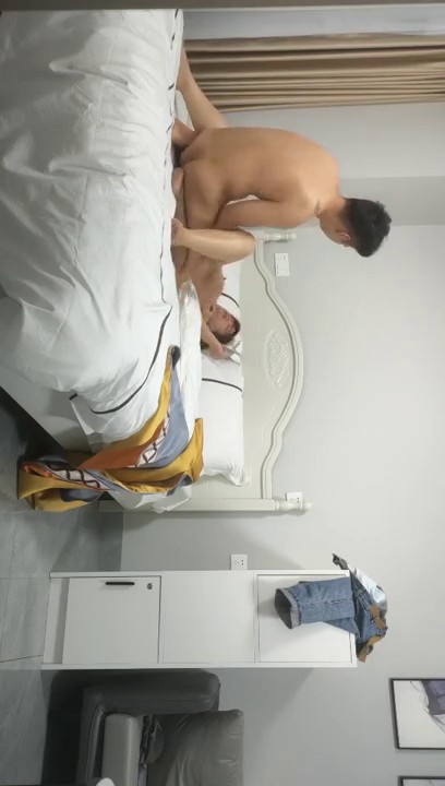 【無水印原版---新片速遞】2022.8.22，【胖子传媒工作室】，母子乱伦场，良家，鸡巴不行用手，抠得抽搐2