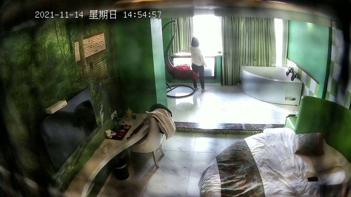 真实数对情侣偸情关系复杂男女滚床单四眼闷骚男网购情趣内衣给很能叫的女友10